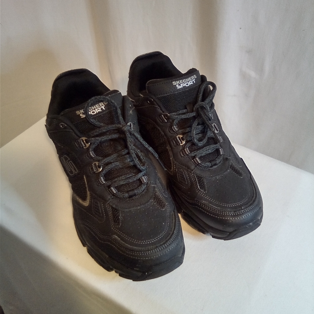 Men's Sketchers Sport Wide Width Shoes.. Size 10 Goodyear Soles Excellent Cond.